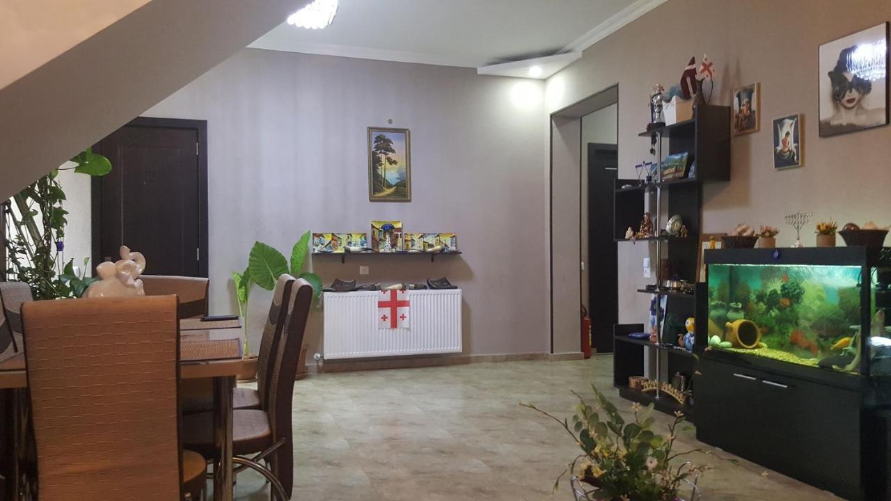 Guesthouse Different Tbilisi Luaran gambar