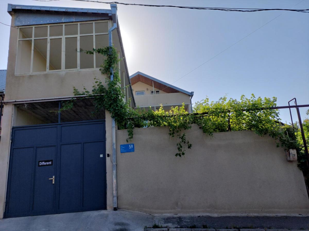 Guesthouse Different Tbilisi Luaran gambar